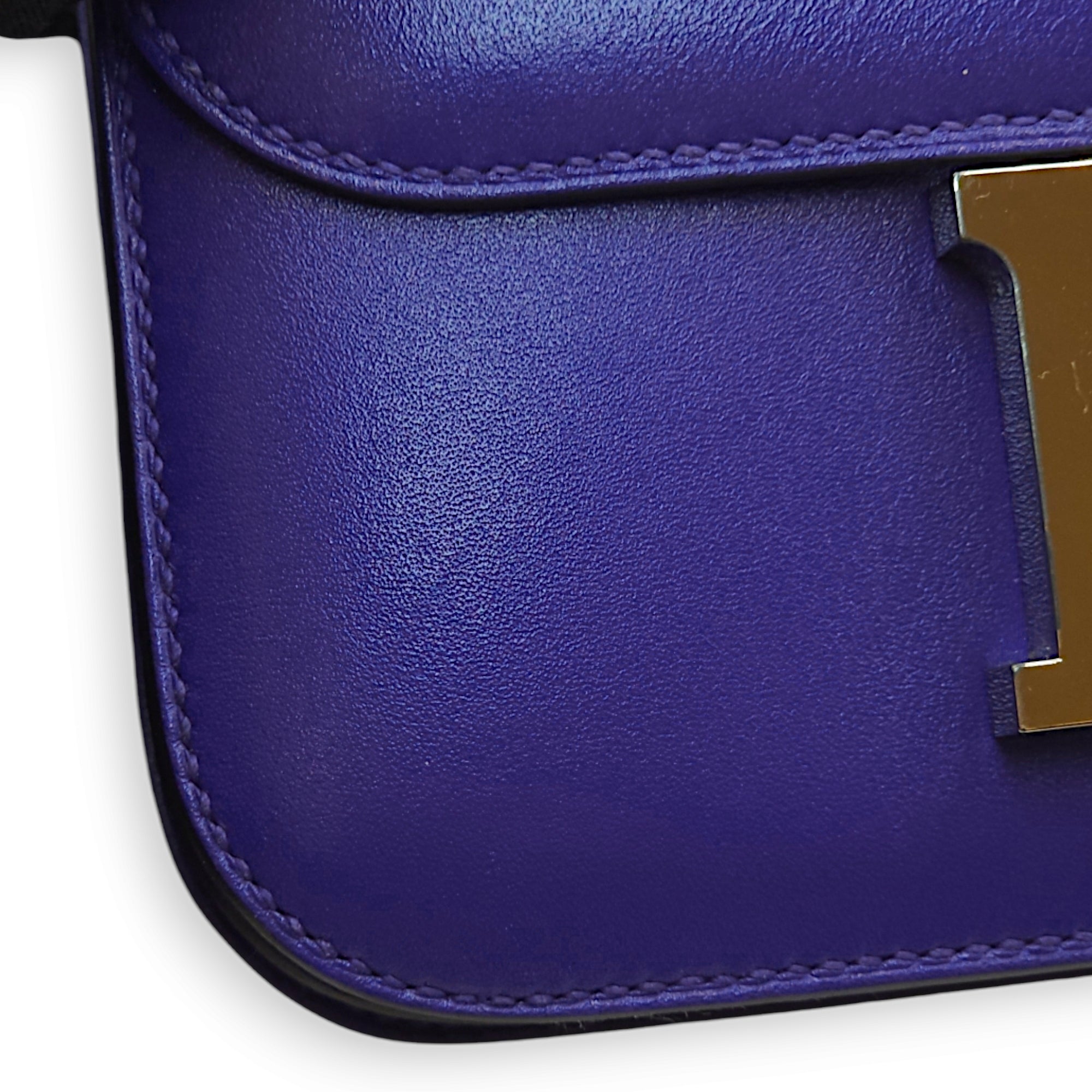 Constance 18 Blue Electric in Tadelakt, Palladium hardware - Image 12