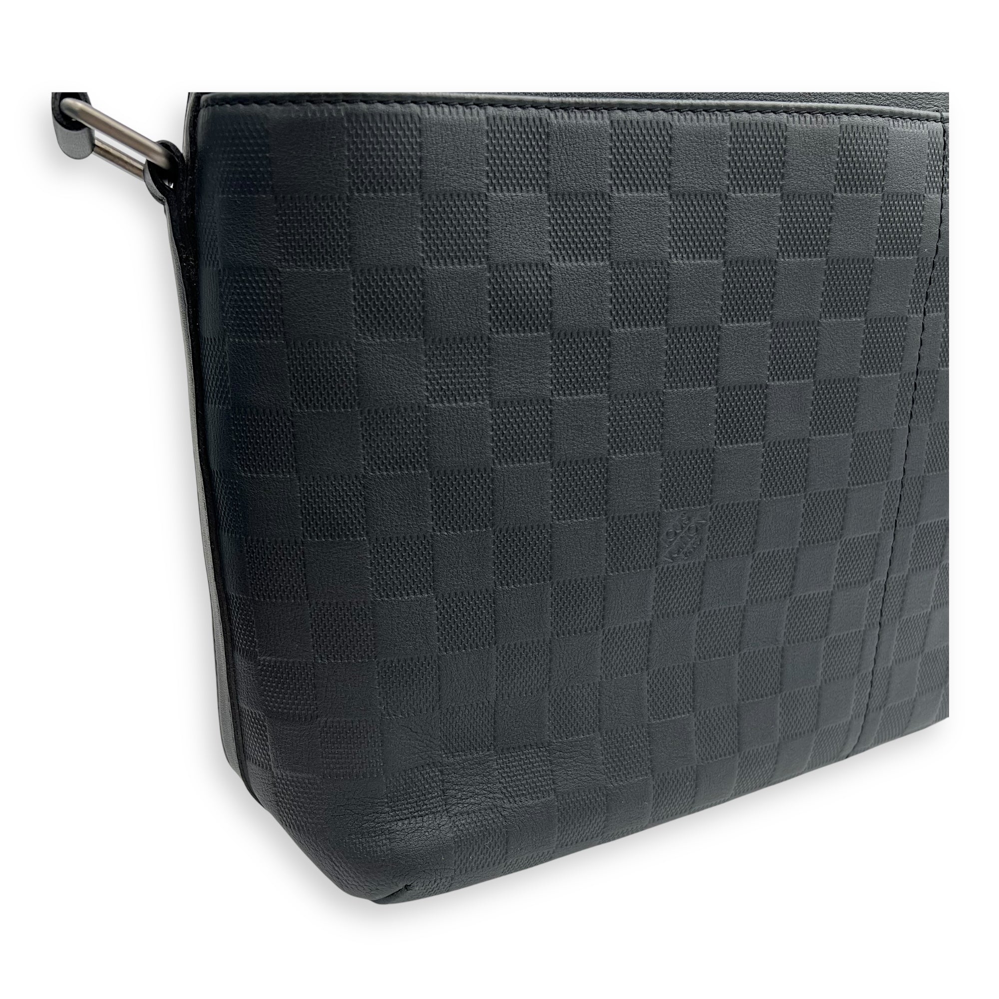 Calypso Messenger Black in Damier Infini, Gunmetal hardware - Image 16