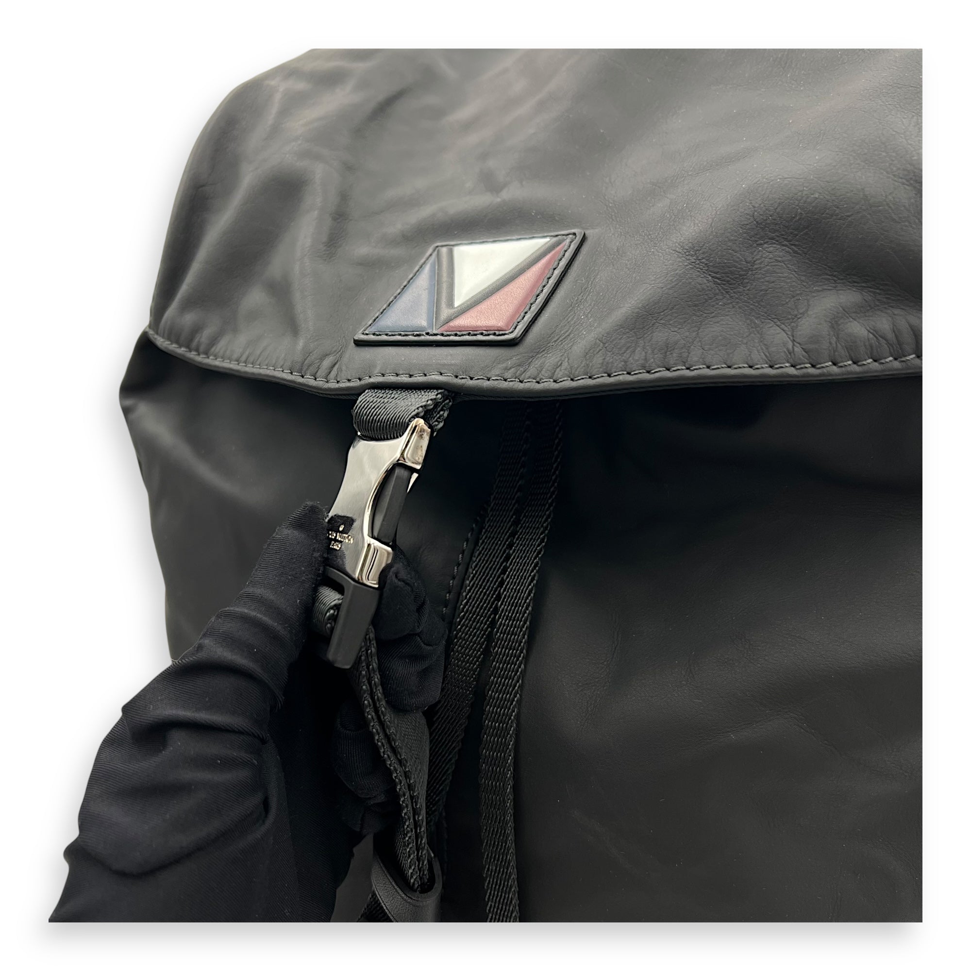 V-Line Pulse Grey Backpack in Calfskin, Silver hardware - Image 12